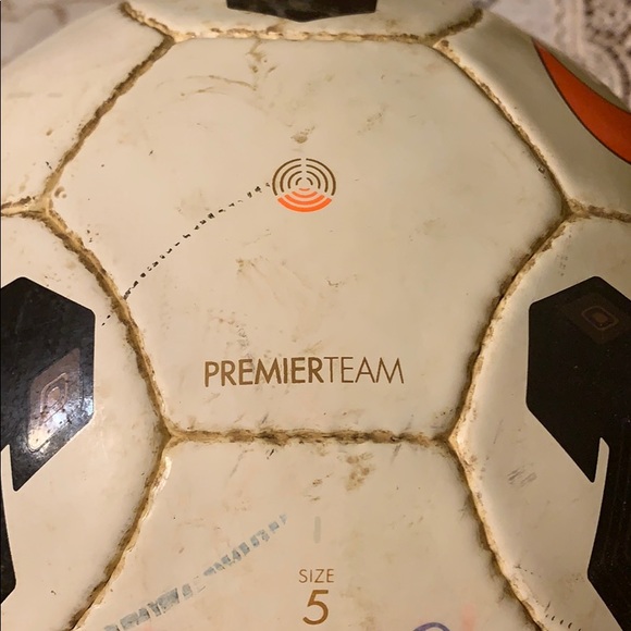 Nike Catalyst Team NFHS match ball - Picture 3 of 4